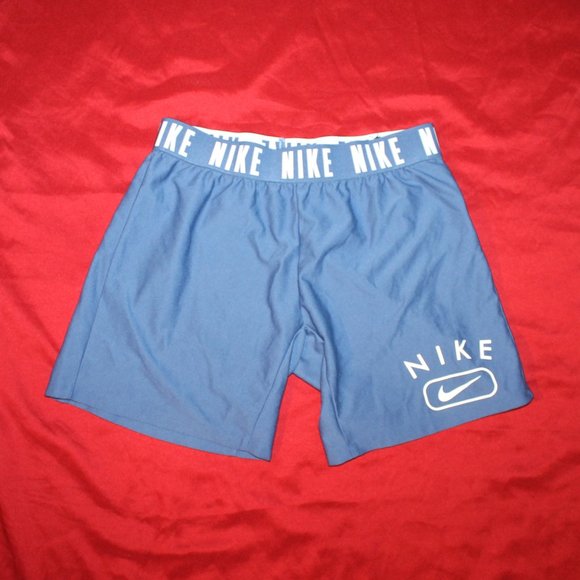 Nike girls athletic shorts - Picture 2 of 5